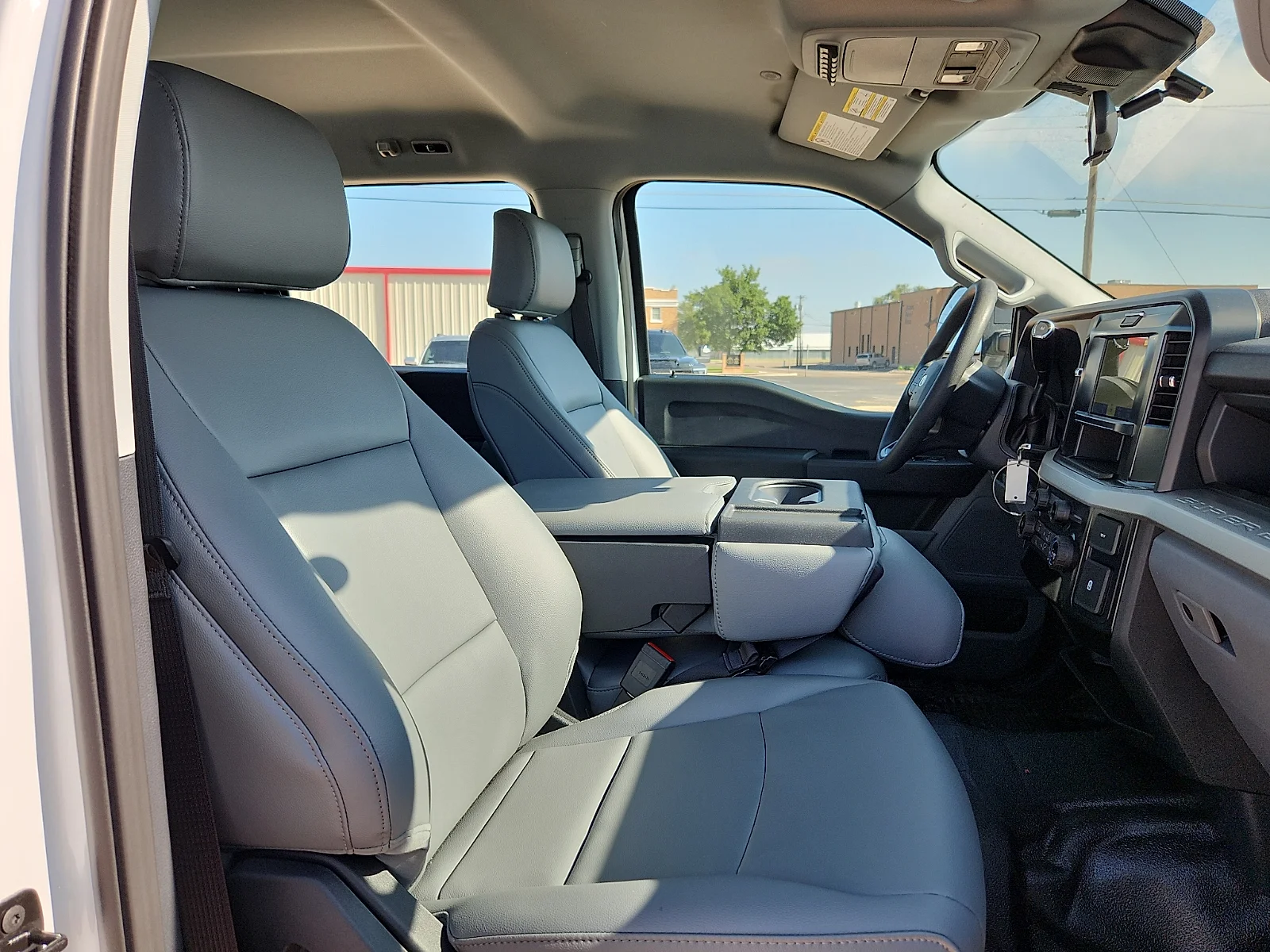 New 2026 Oxford White Ford XL image 20