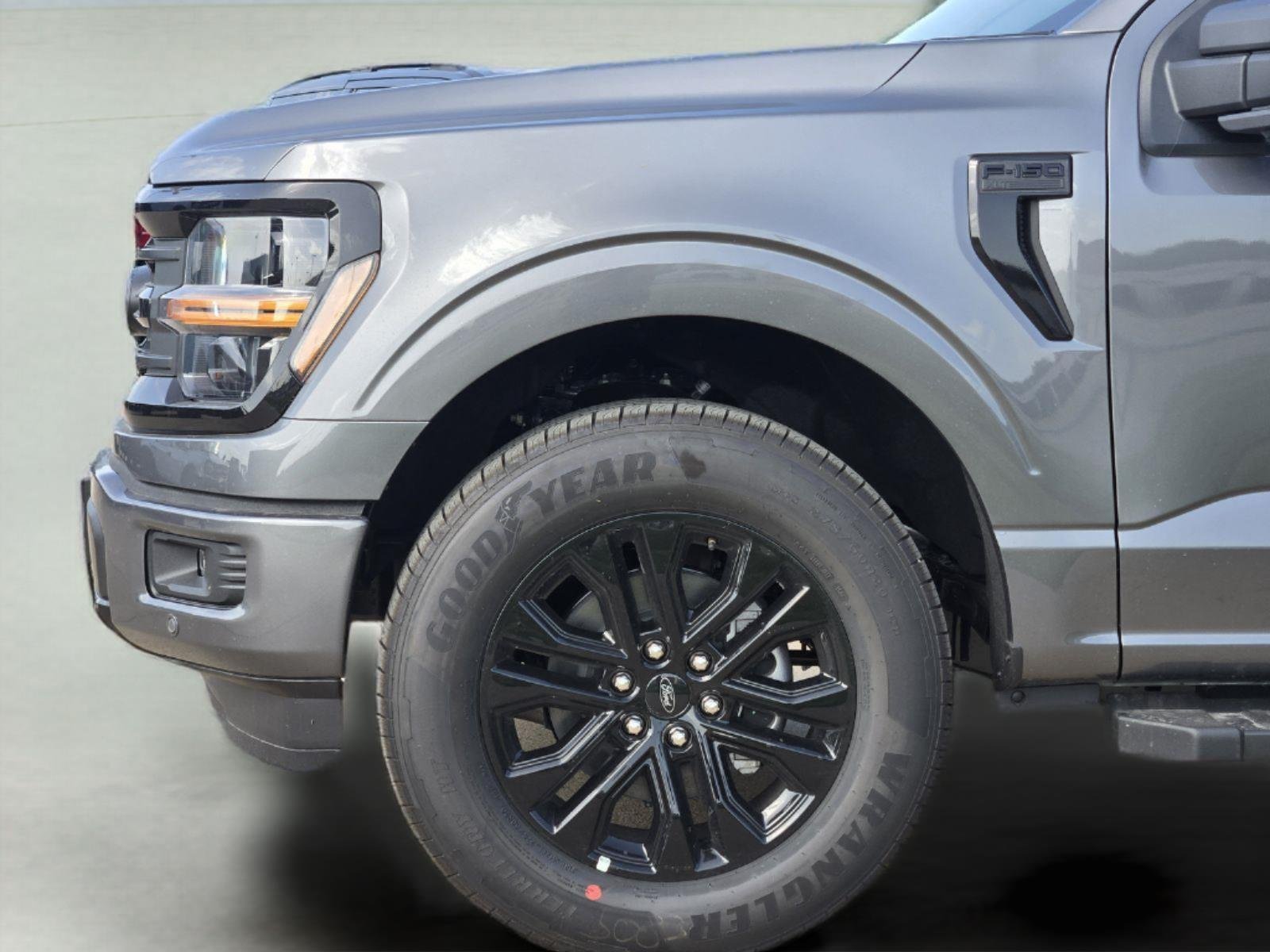 New 2026 Carbonized Gray Metallic Ford XLT image 6