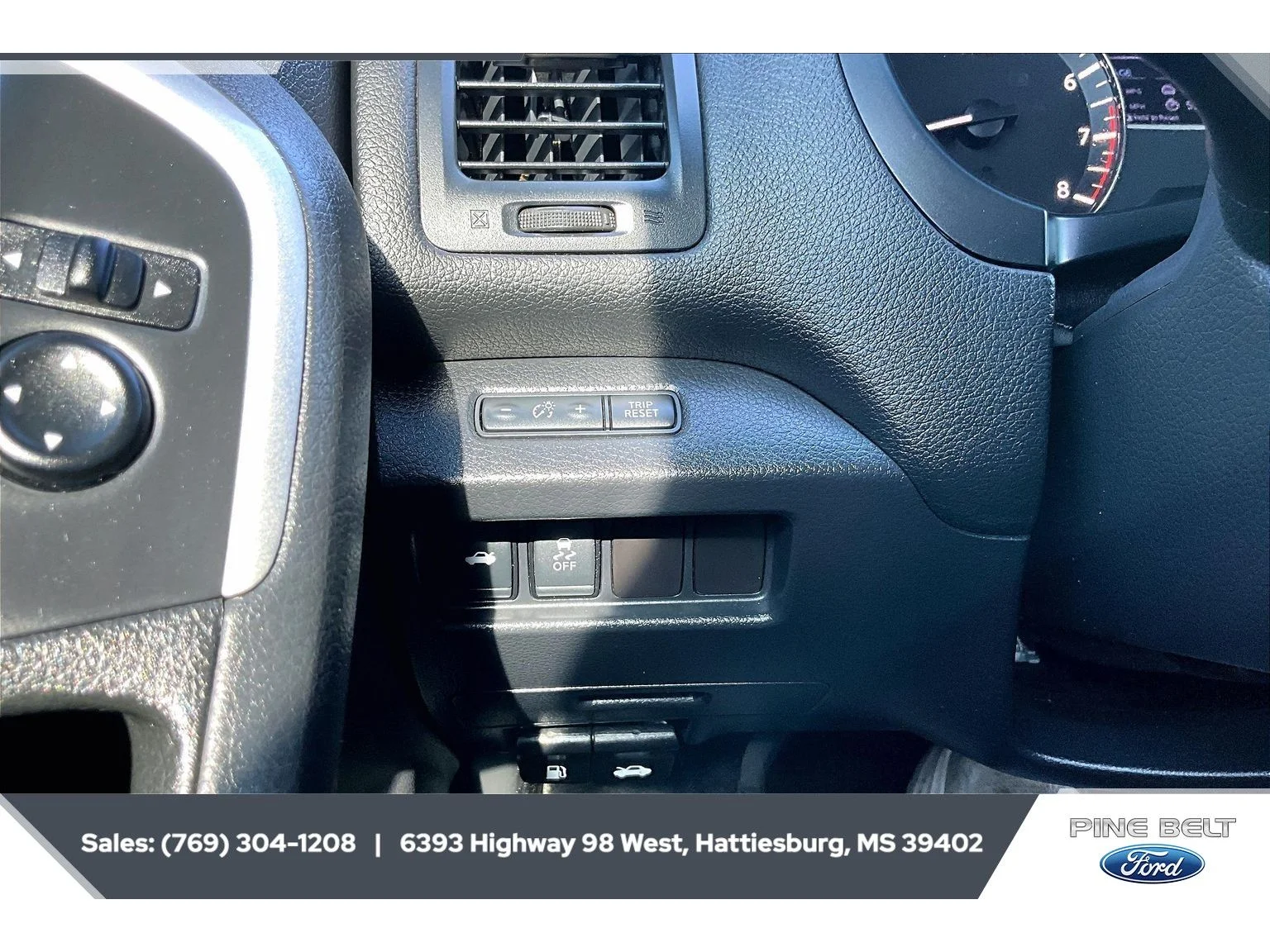 Used 2017 Super Black Nissan 2.5 S image 22