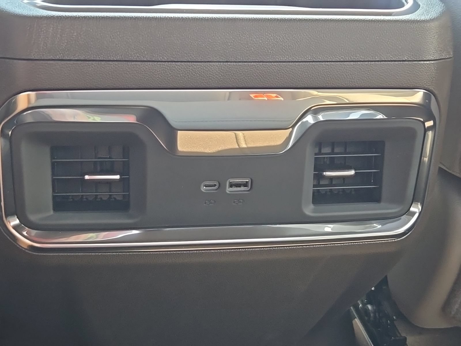 2026 GMC Sierra 1500 SLT - Photo 26