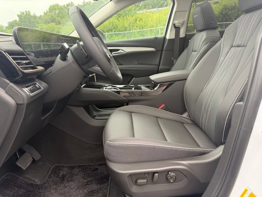 New 2026 Iridescent White Tricoat Buick Avenir image 6