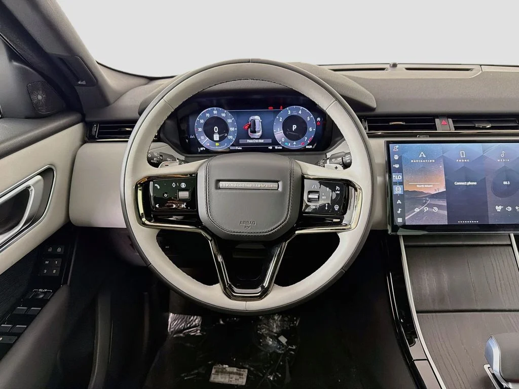 New 2026 Arroios Grey Land Rover S image 24