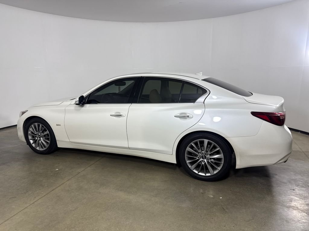 Used 2019 White INFINITI 3.0t LUXE image 11