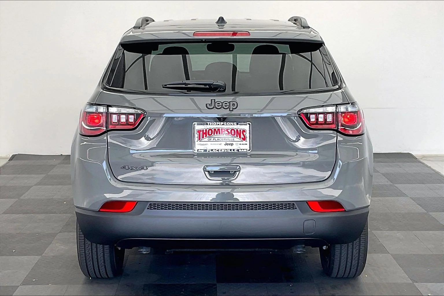 New 2026 Sting-Gray Clearcoat Jeep Latitude Altitude image 3