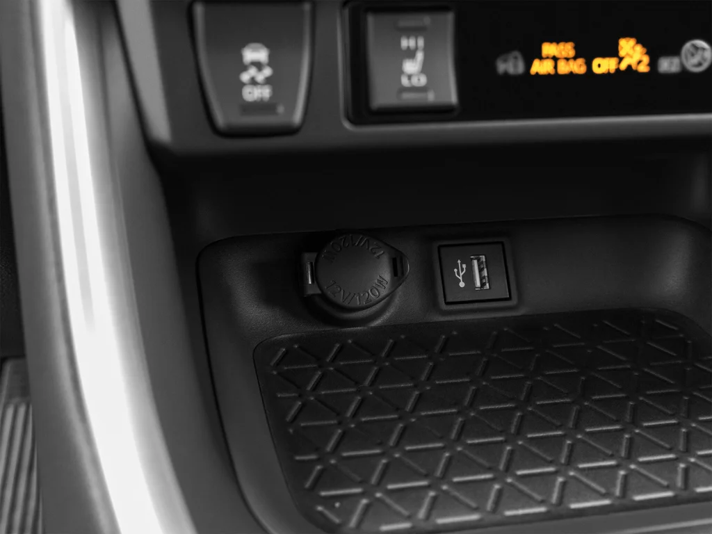 Used 2025 Silver Toyota XLE image 40