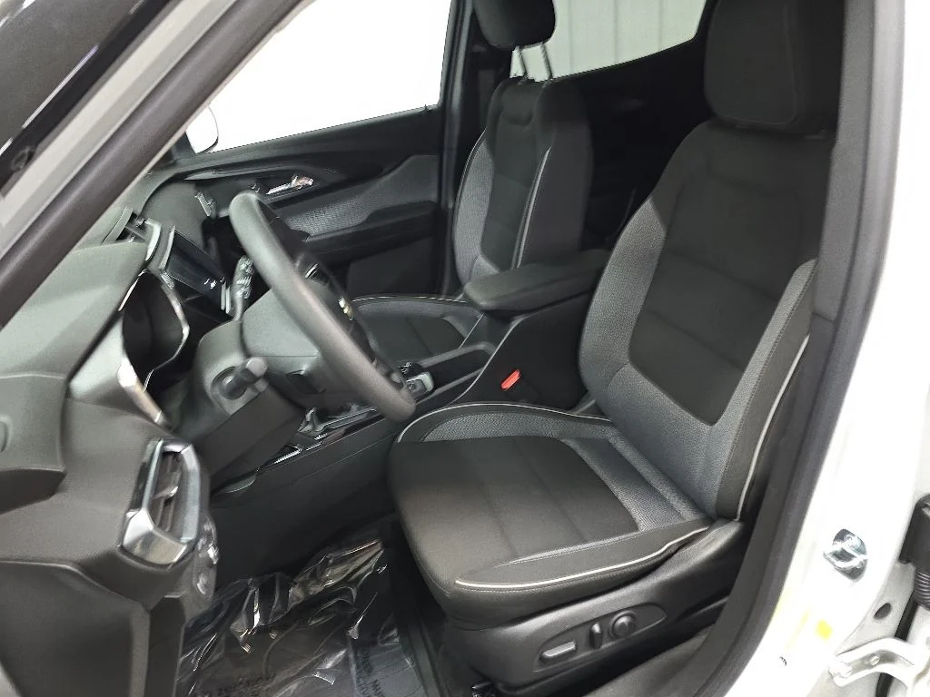 Used 2023 White Chevrolet LT image 29