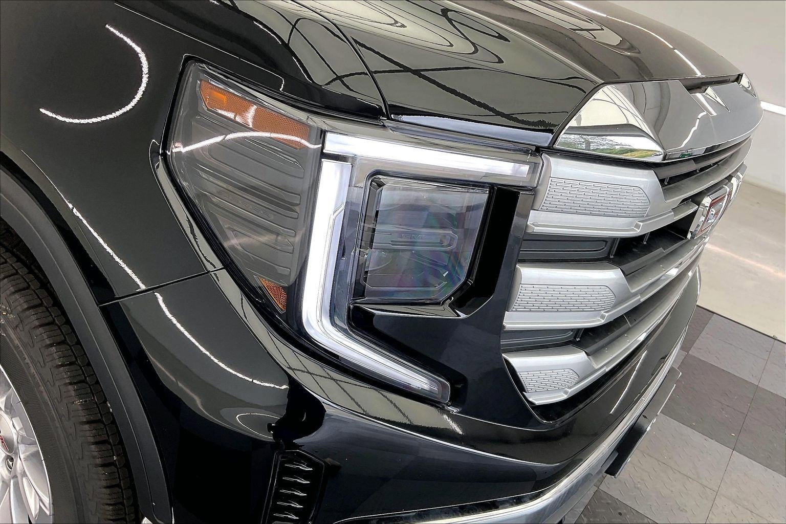 2026 GMC Sierra 1500 SLE - Photo 15