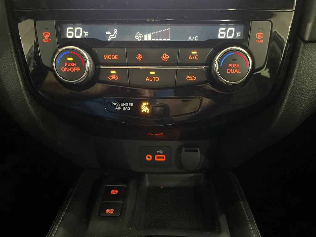 Used 2020 Gun Metallic Nissan SL image 21