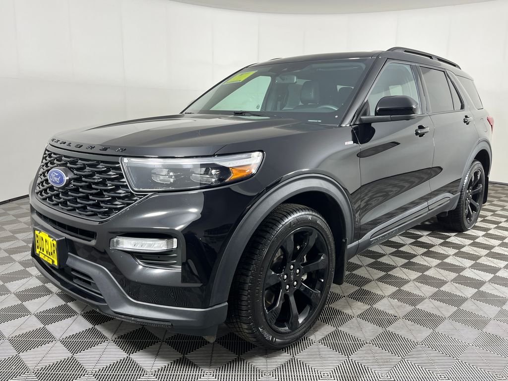 2023 Ford Explorer ST Line 4WD's photo