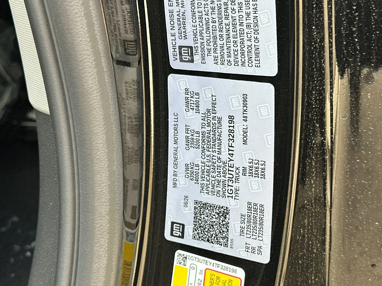 New 2026 Onyx Black GMC SLE DRW image 25