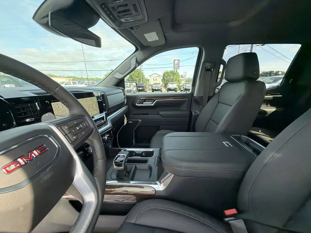 New 2026 Sterling Metallic GMC Elevation image 11