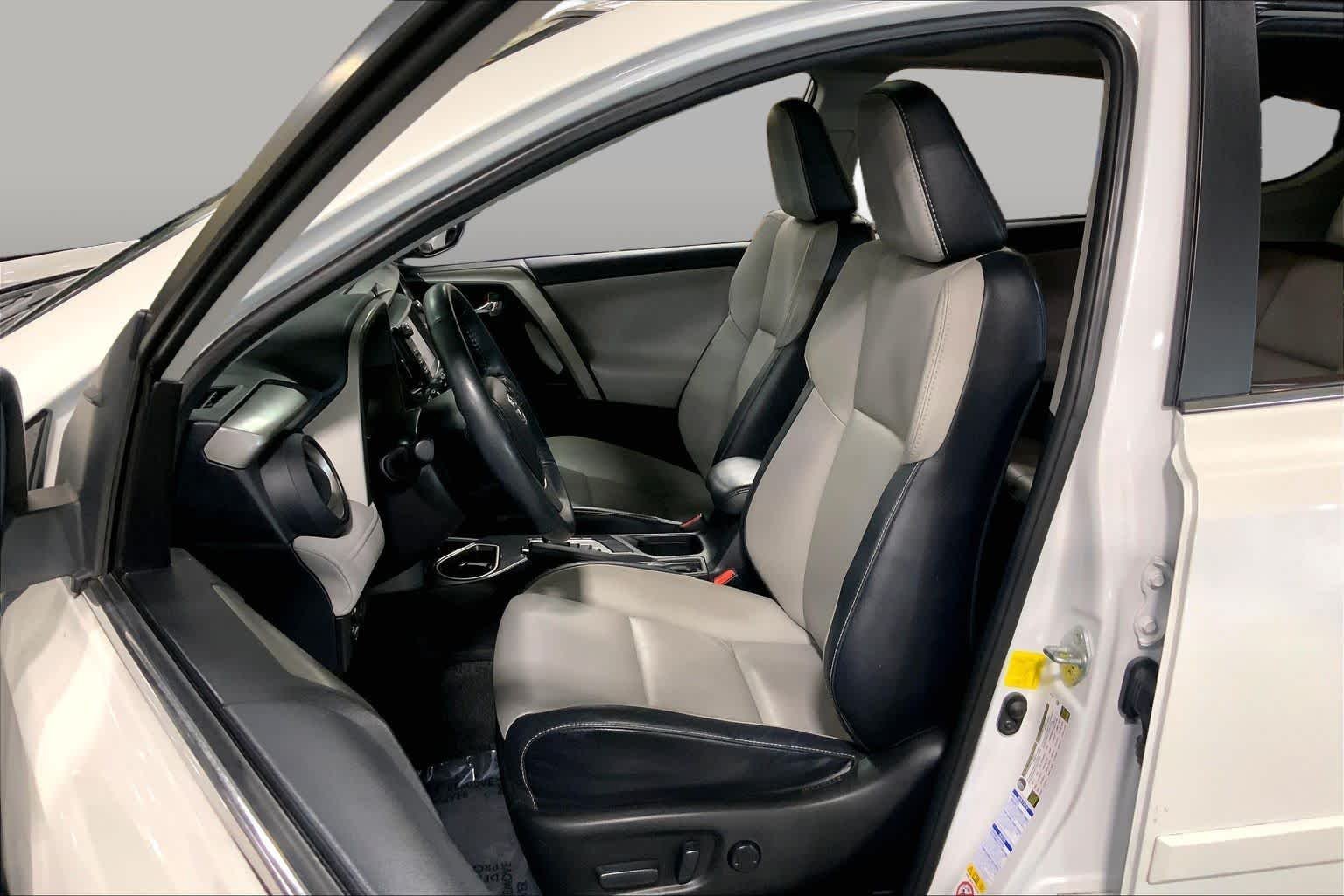 Used 2017 Blizzard Pearl Toyota Limited image 8
