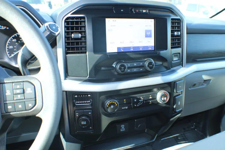 Used 2023  Ford XLT image 8