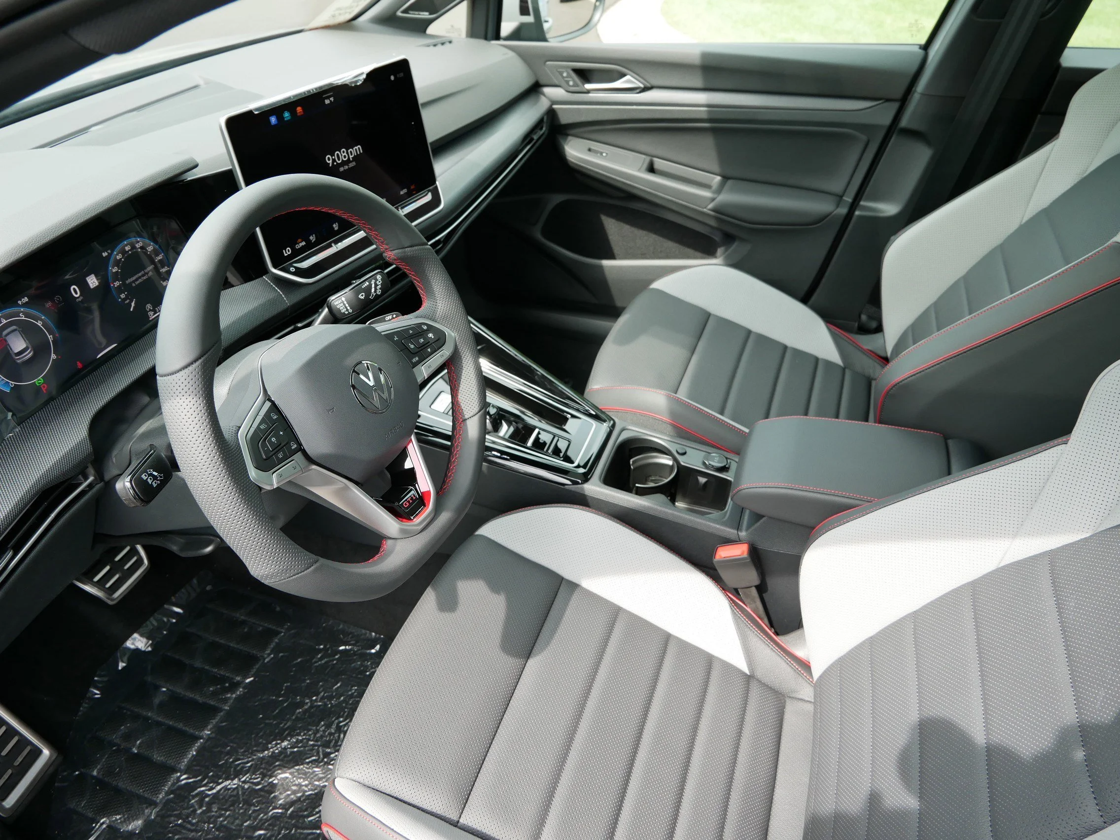2025 Volkswagen Golf GTI SE - Photo 7
