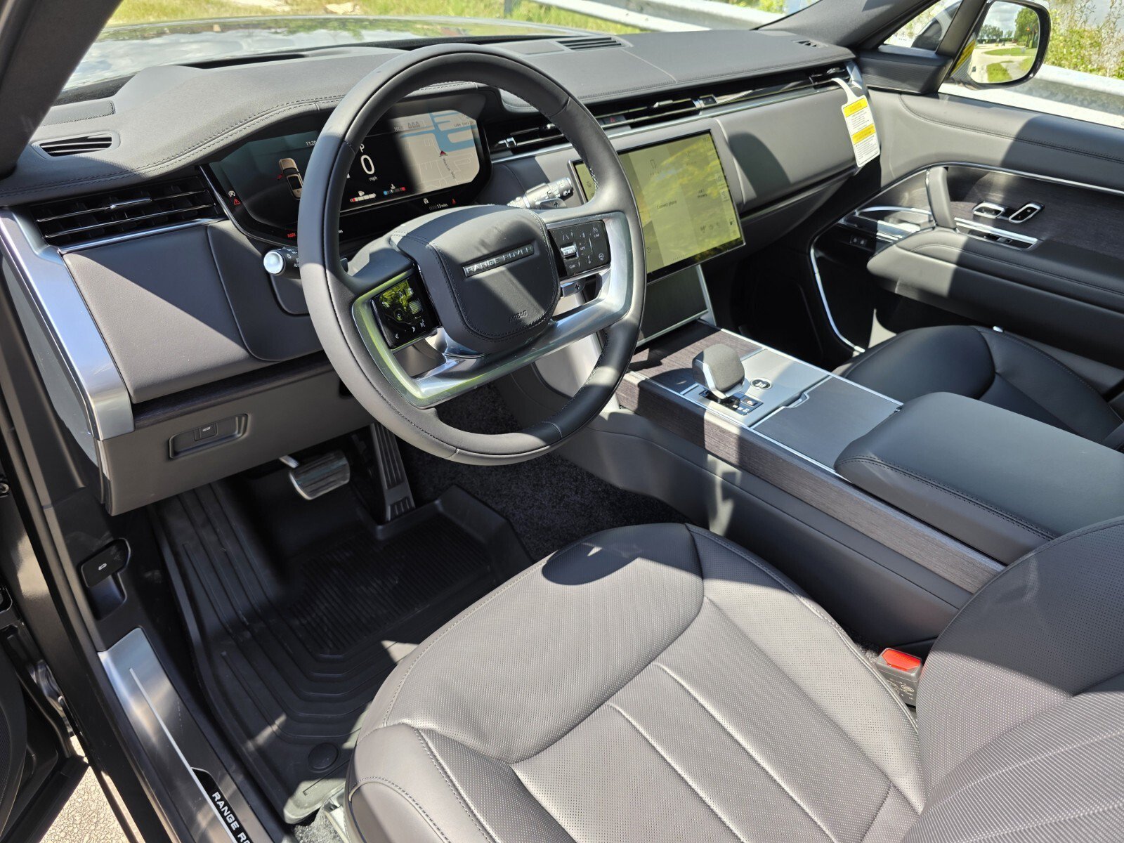 New 2026 Carpathian Grey Land Rover P400 SE image 10