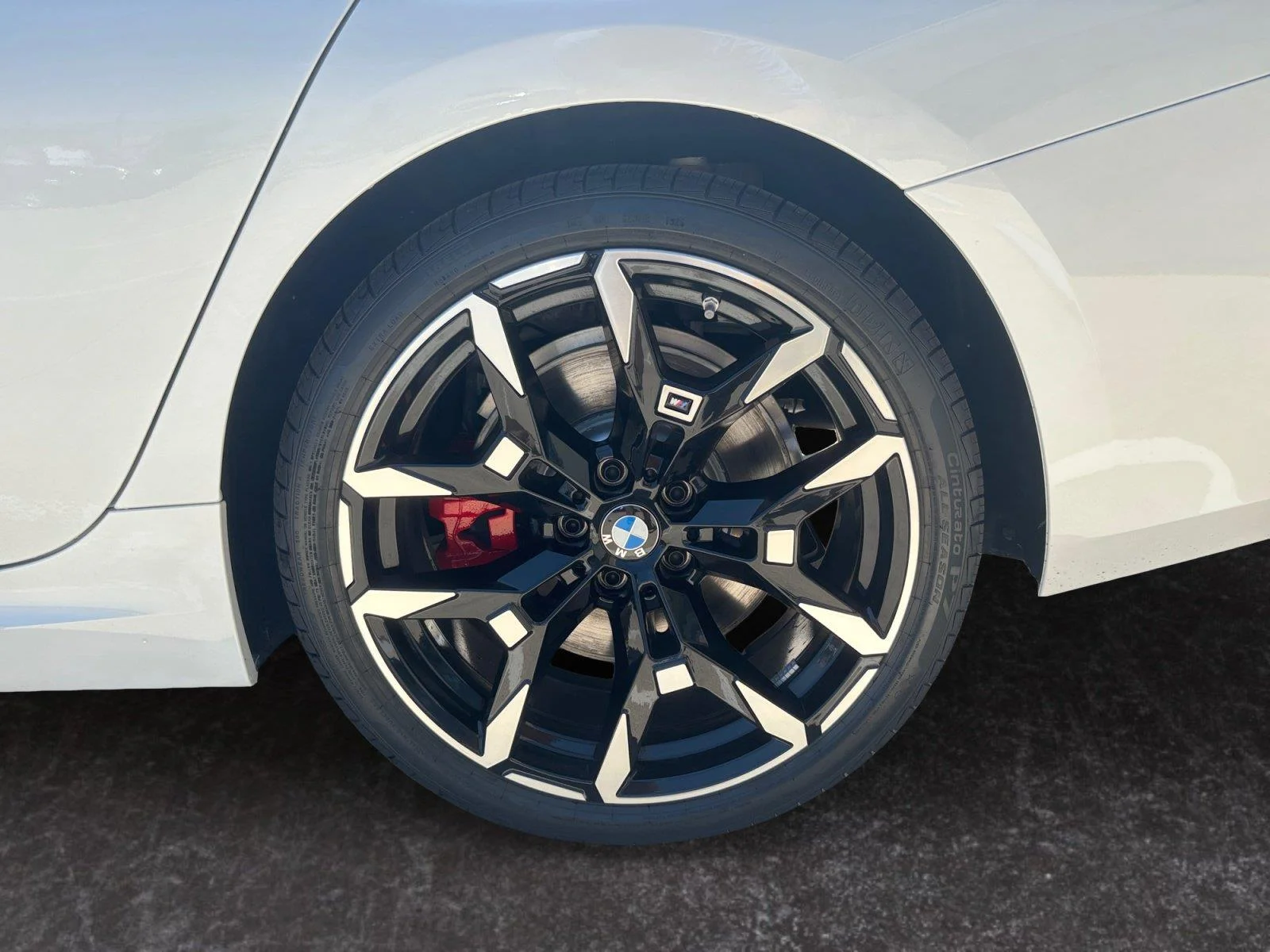New 2026 Mineral White Metallic BMW 330i NA xDrive image 29