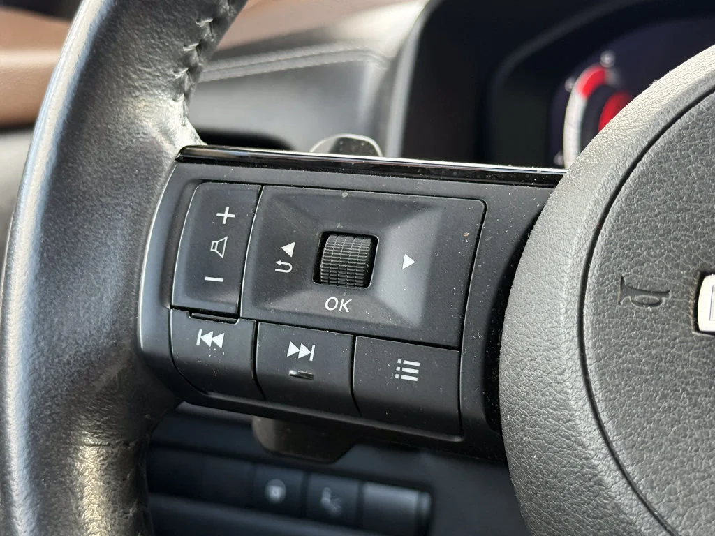Used 2022 Boulder Gray Nissan Platinum image 28
