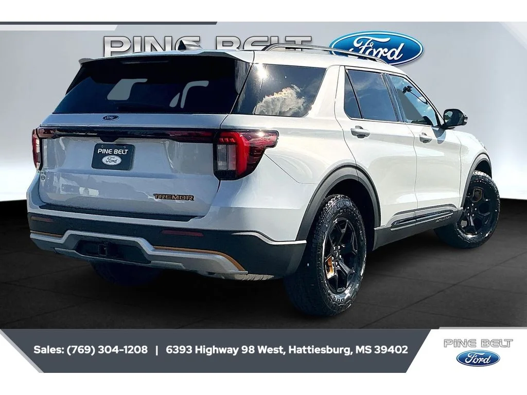 New 2026 Space White Metallic Ford Tremor® image 11