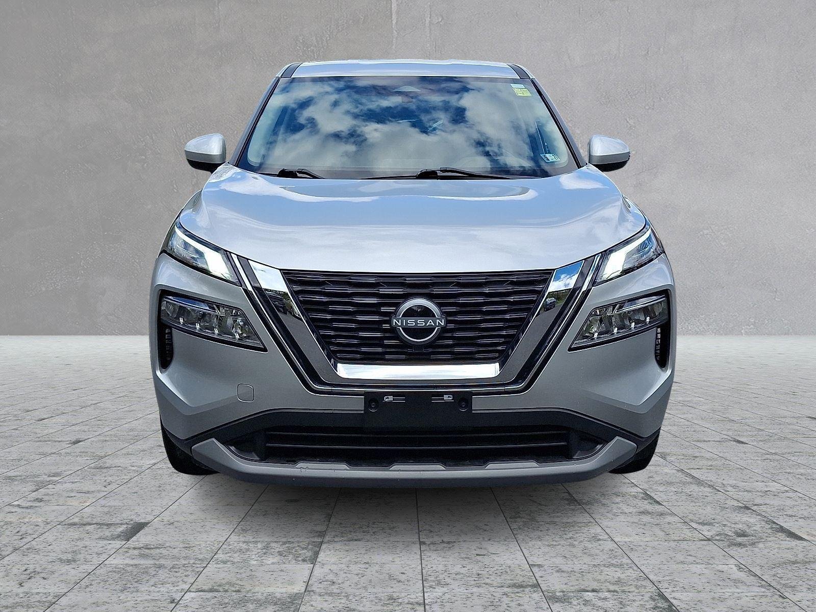 Used 2023 Brilliant Silver Metallic Nissan SV image 2