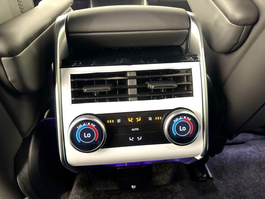 New 2026 Carpathian Grey Land Rover SE image 27