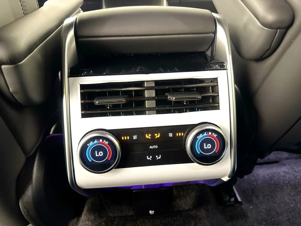 New 2026 Carpathian Grey Land Rover SE image 27