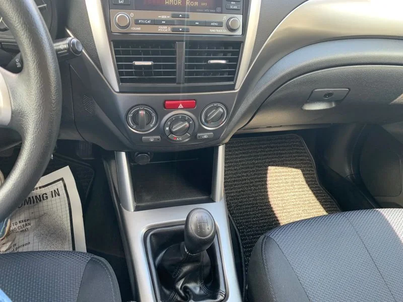 Used 2012 Silver Subaru 2.5X Sport Utility 4D image 27