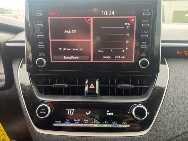 Used 2020 White Toyota LE image 11
