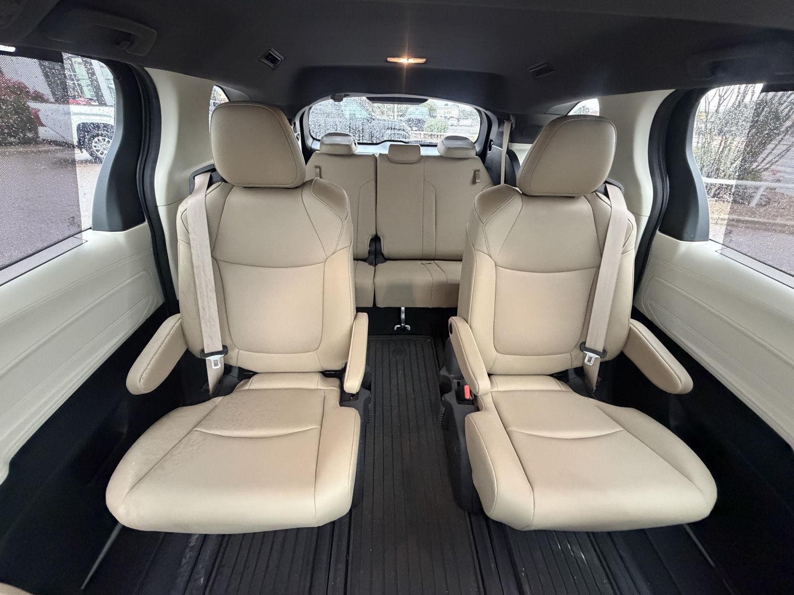 Used 2021 Blizzard Pearl Toyota XLE image 31