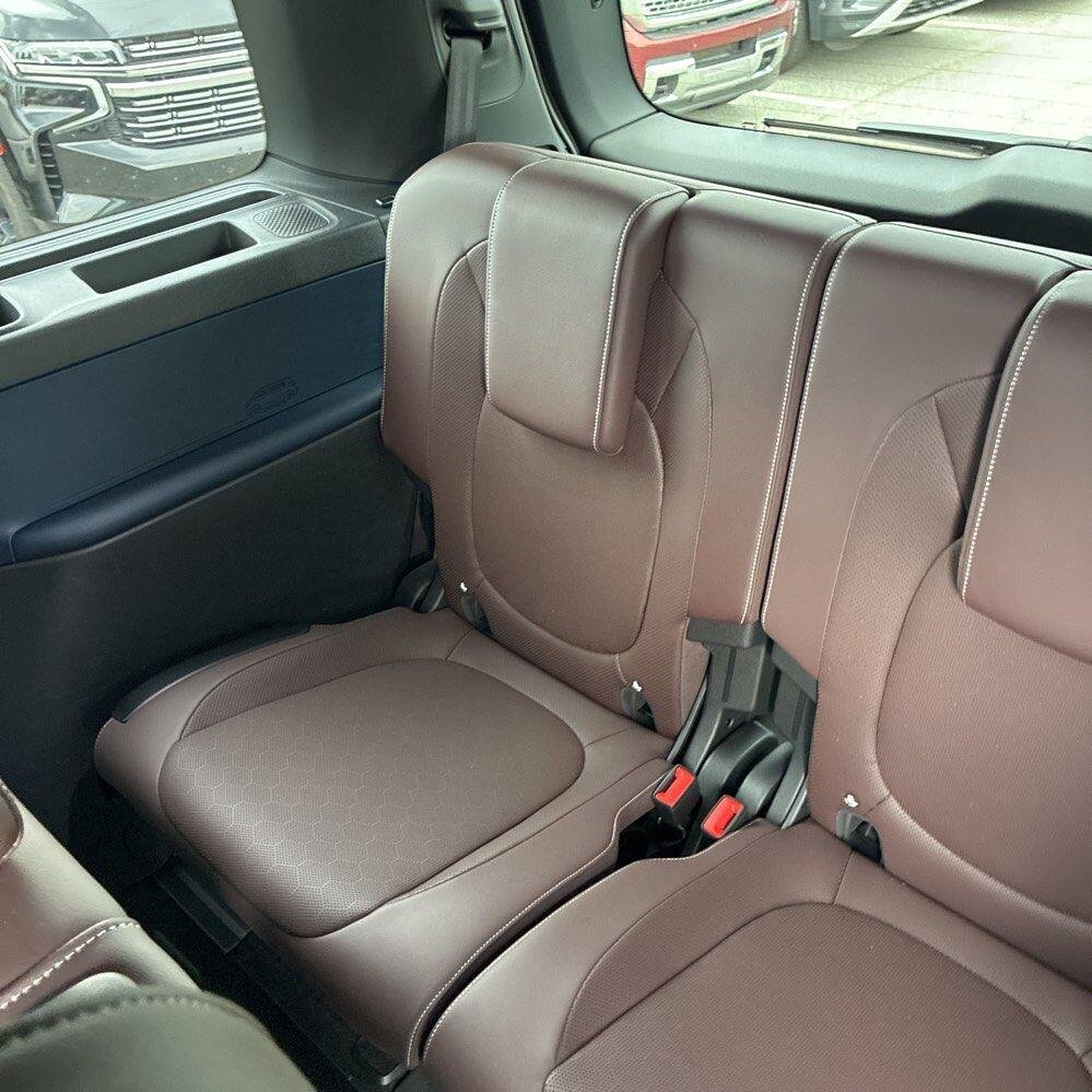 Used 2025 Deep Black Pearl Volkswagen Pro S image 6