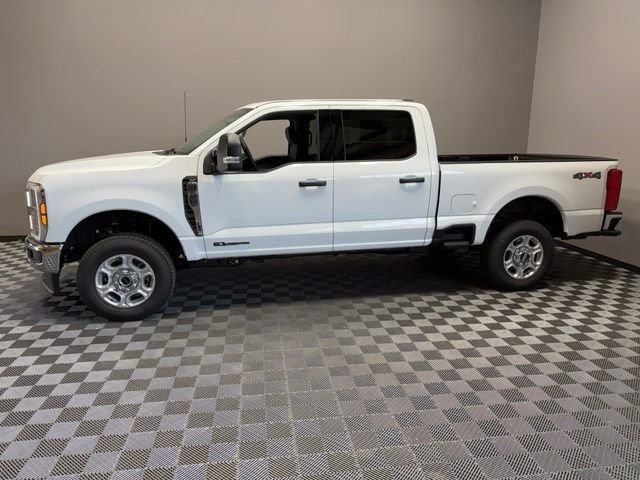 New 2026 Oxford White Ford F-250® XLT image 6