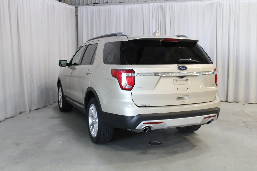 Used 2017 Gold Ford XLT image 24