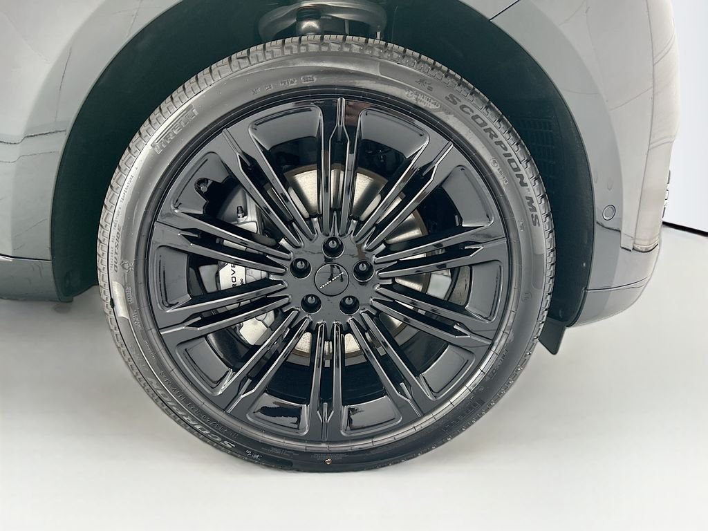 New 2026 Santorini Black Land Rover SE image 31