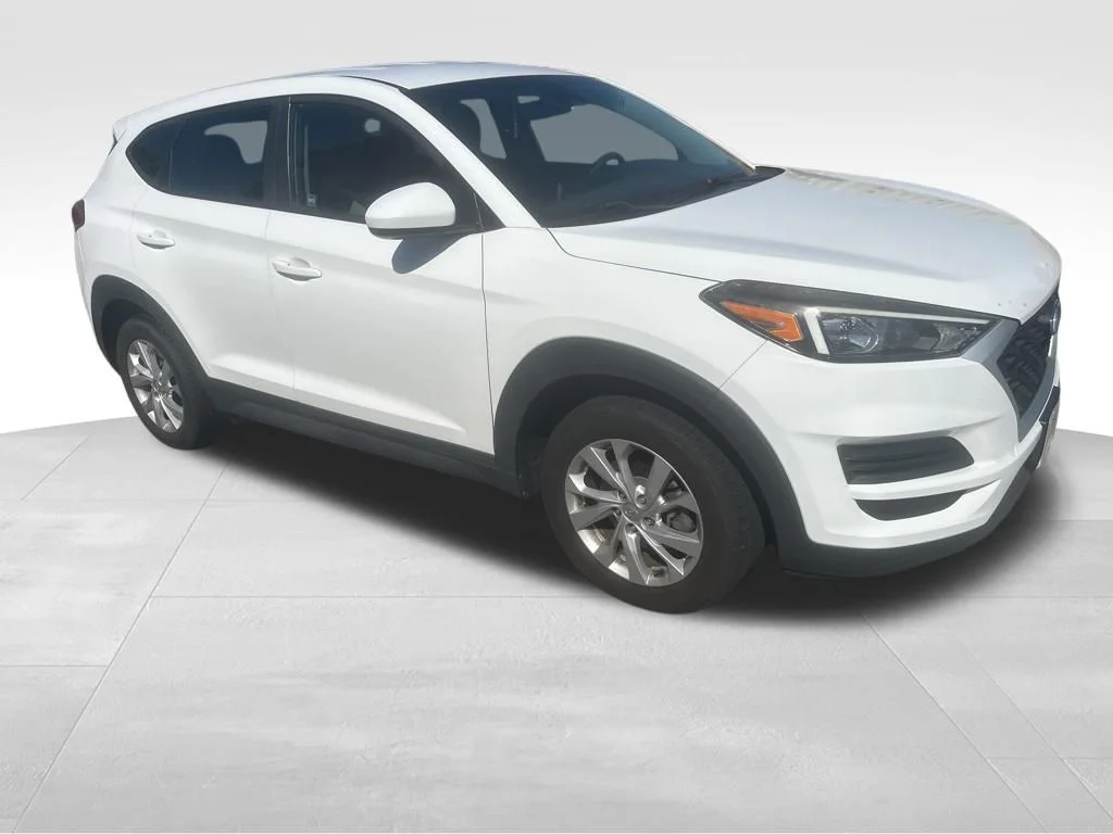 Used 2019 White Hyundai SE image 27
