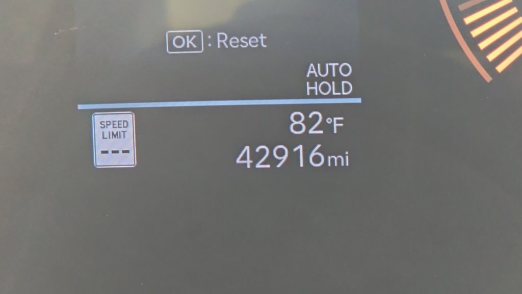Used 2025 Red Hyundai SEL image 36