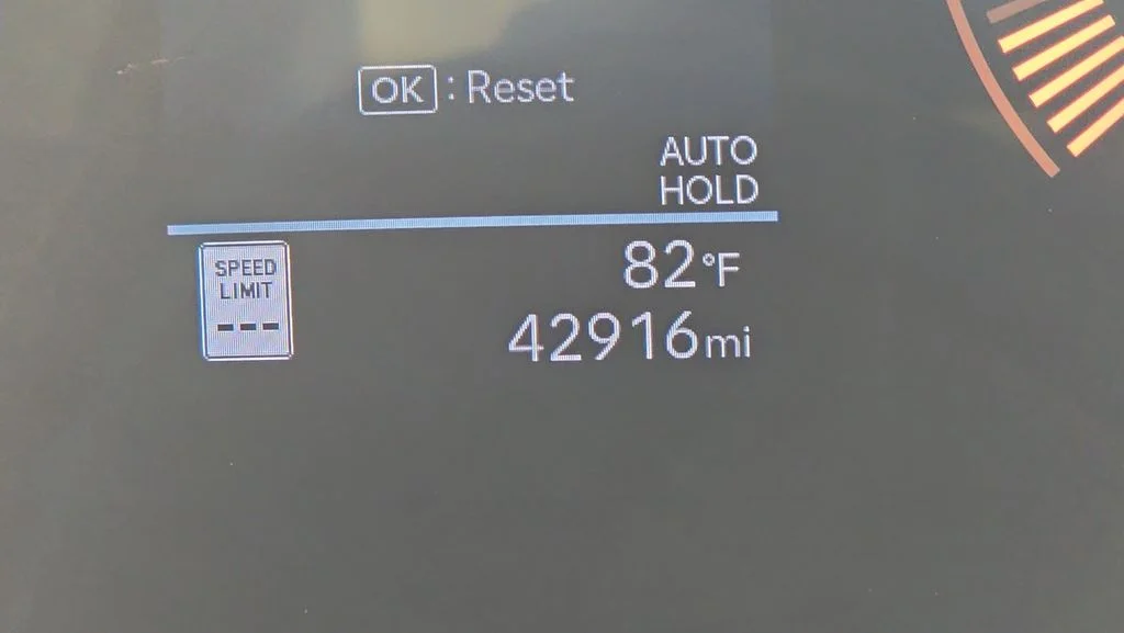 Used 2025 Red Hyundai SEL image 36