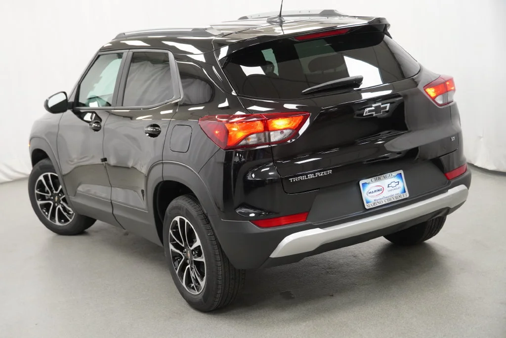 New 2026 Mosaic Black Metallic Chevrolet LT image 15