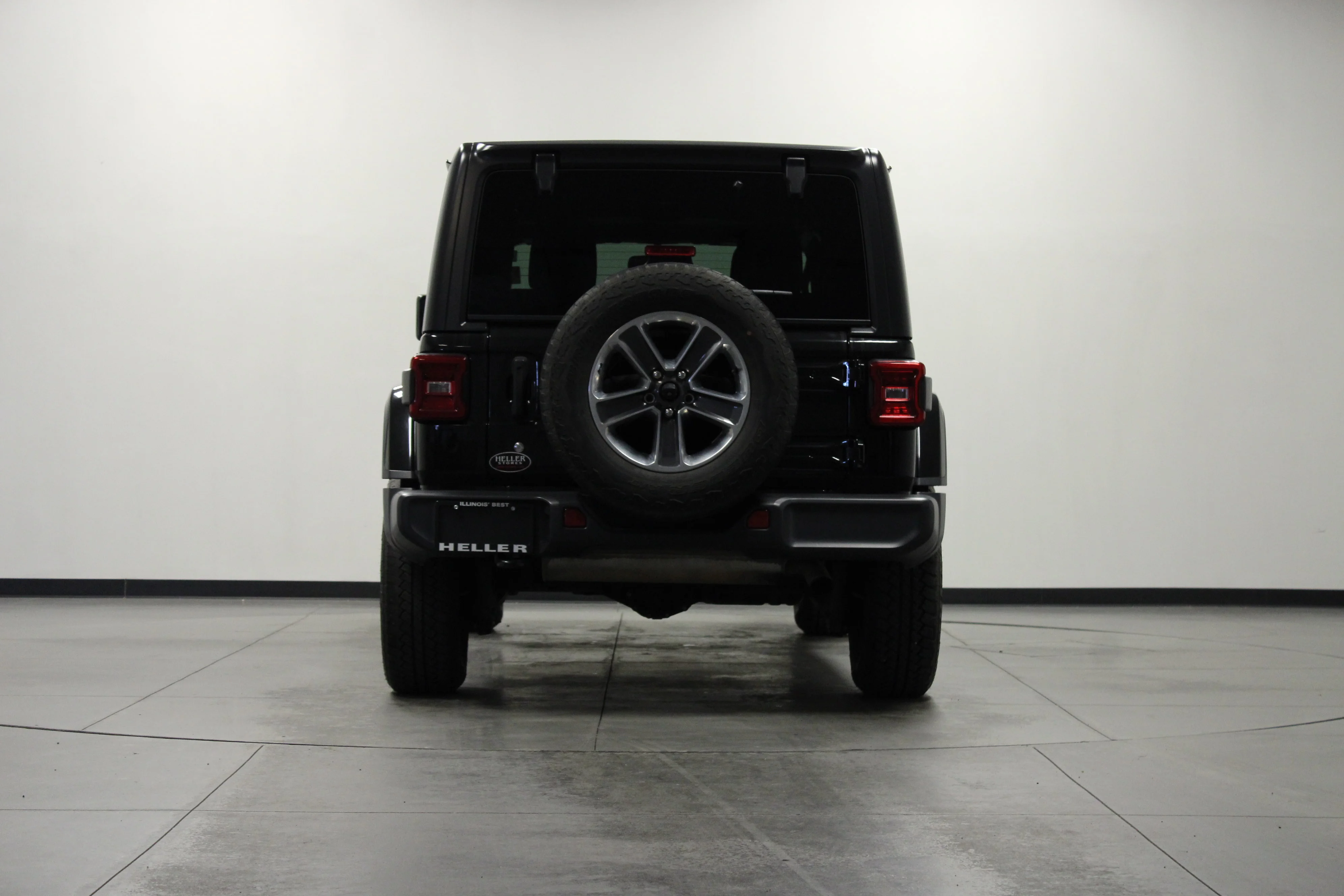Used 2018 Black Clearcoat Jeep Sahara image 5