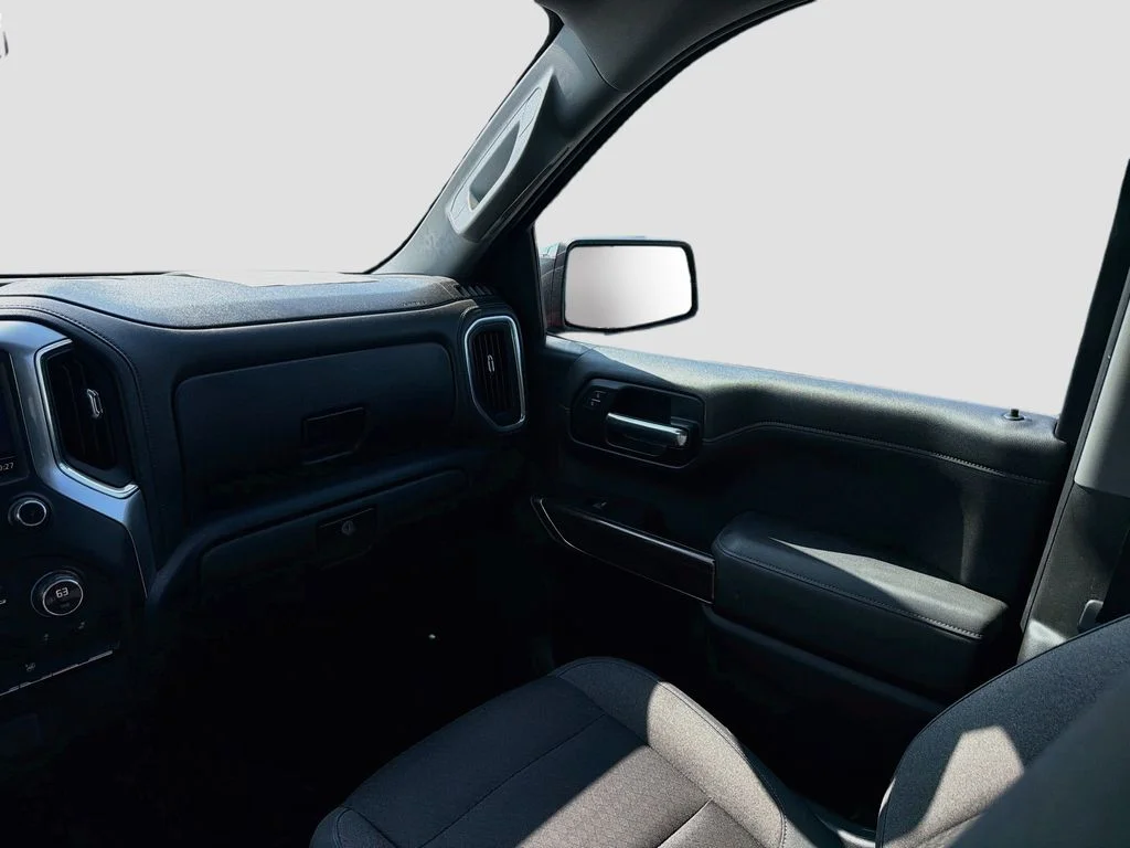 Used 2019 Red Chevrolet LT image 25