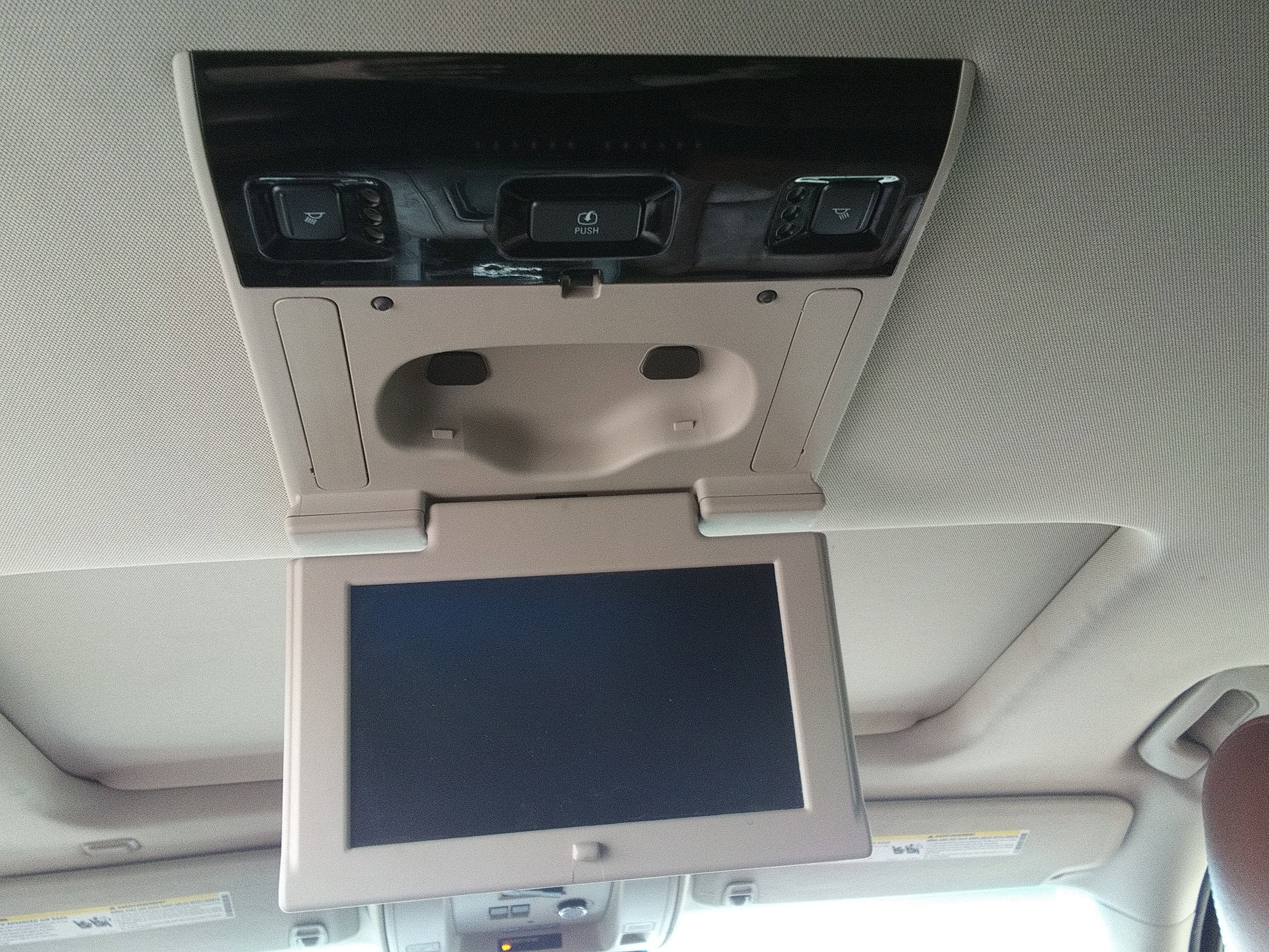 Used 2015 White Cadillac Premium image 15