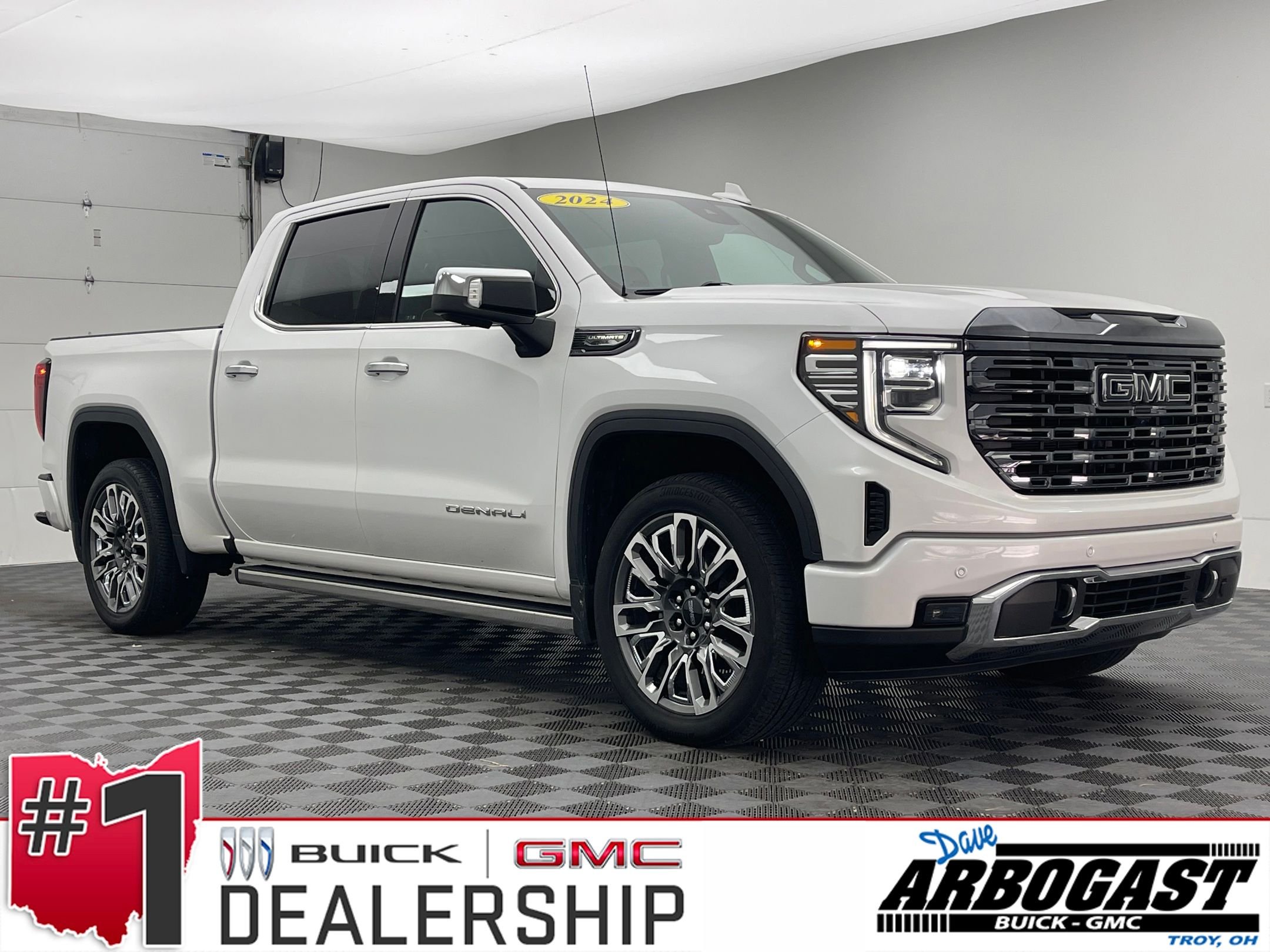 Used 2024 White Frost Tricoat GMC Denali Ultimate image 1