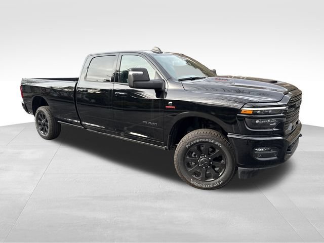 New 2025 Diamond Black Crystal Pearl-Coat Exterior Paint RAM Laramie image 1