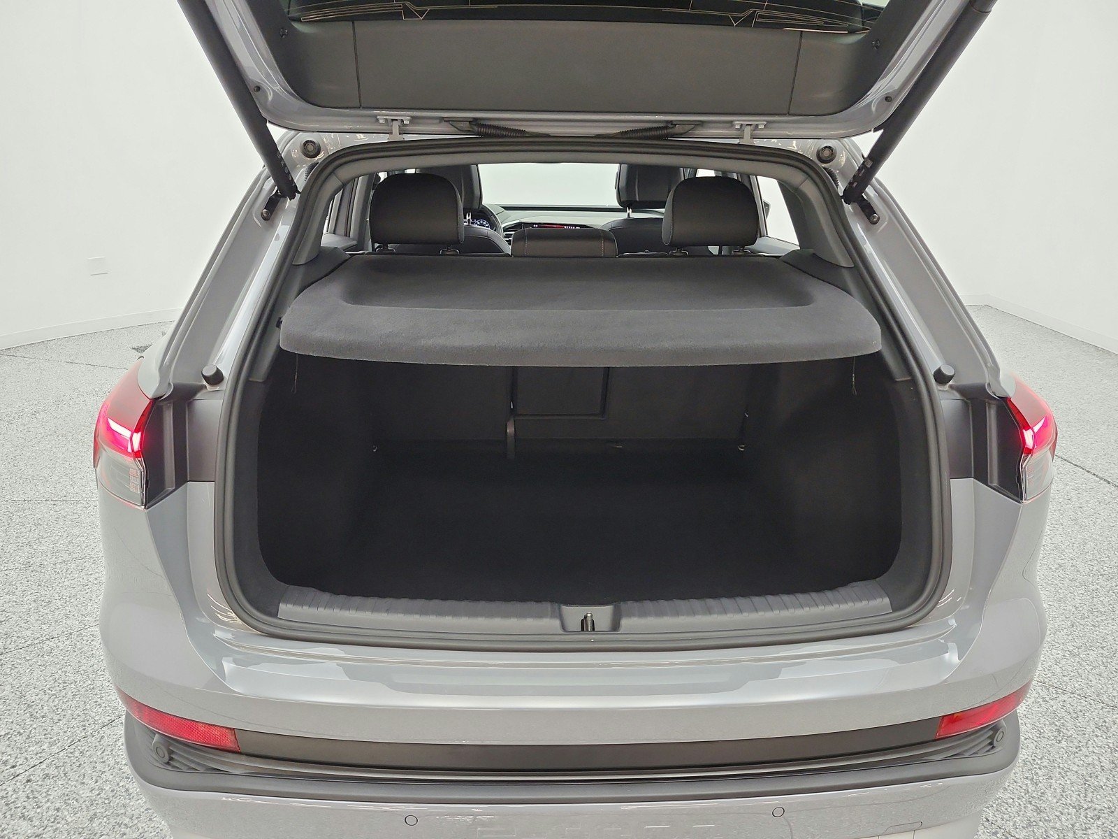 Used 2023 Pebble Gray Audi Premium 40 RWD image 21