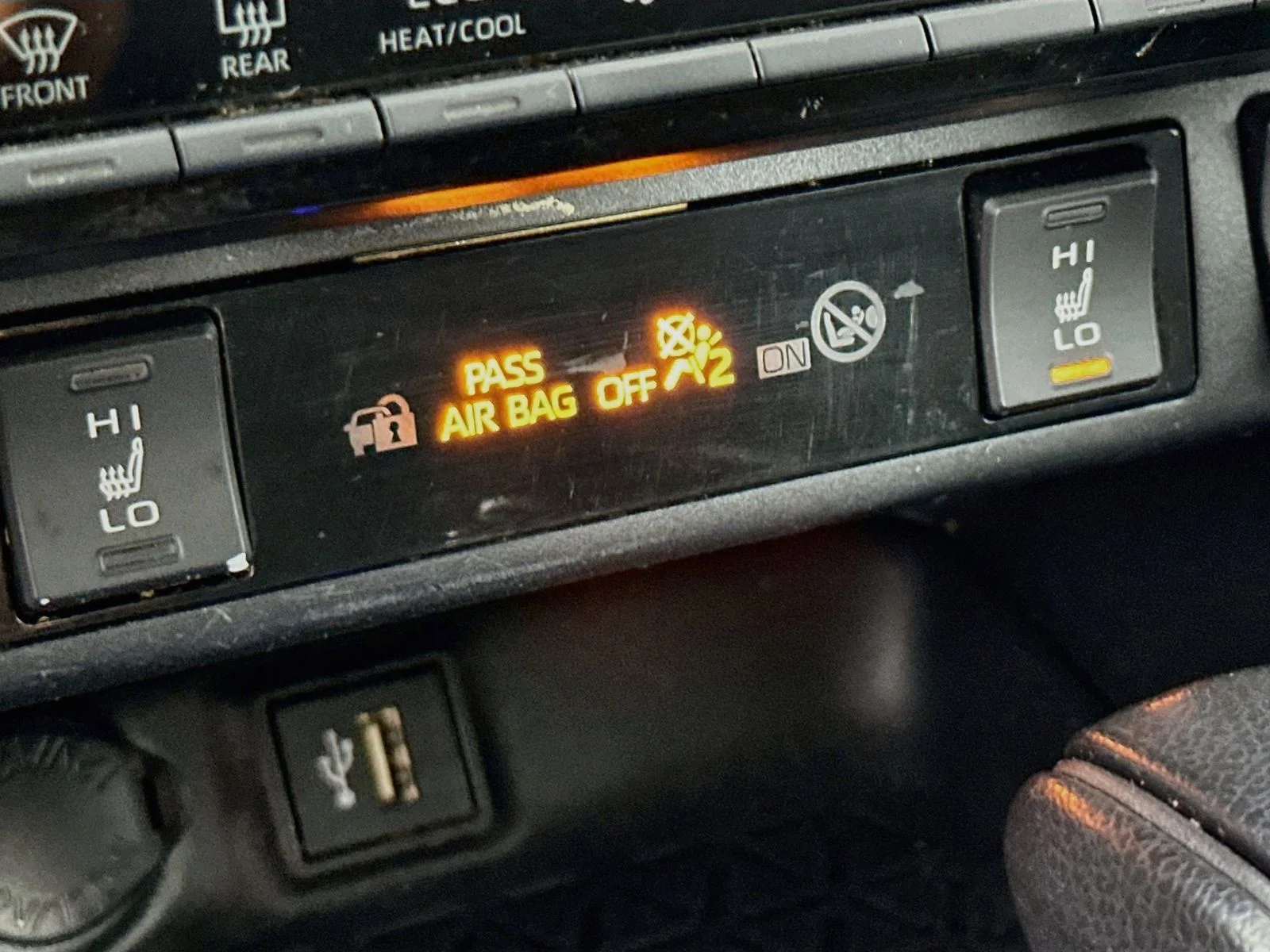 Used 2023 Ice Toyota XLE image 21