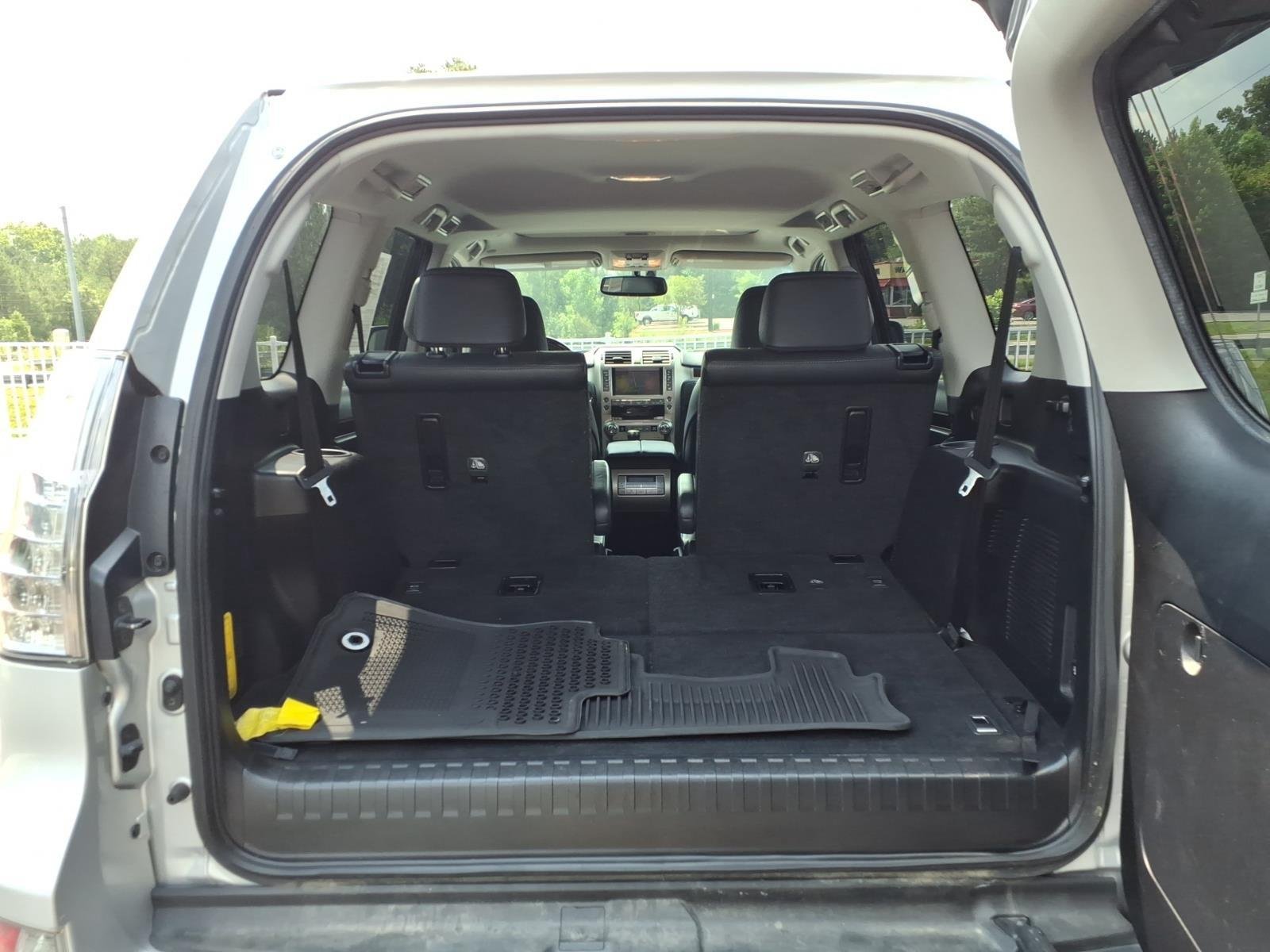 Used 2019 Silver Lining Metallic Lexus GX 460 Premium image 32