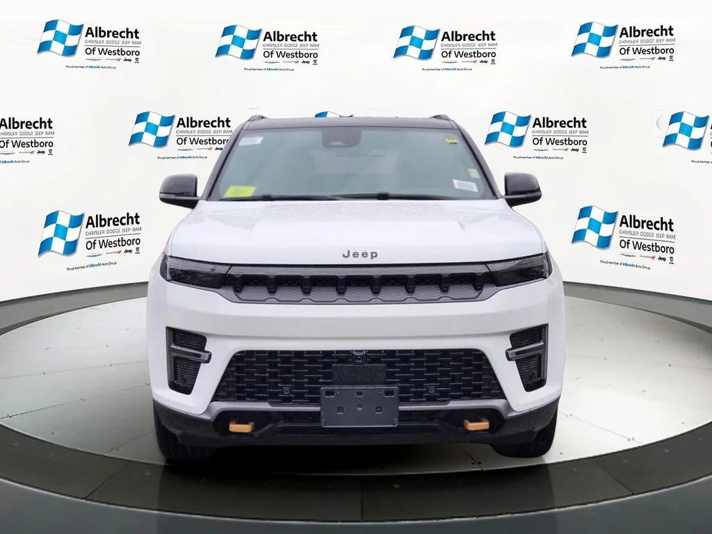 New 2026 Bright White Clear-Coat Exterior Paint Jeep  image 8