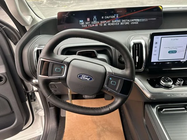 New 2027 Star White Metallic Tri-Coat Ford Platinum image 12