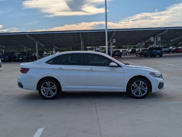 Used 2022 White Volkswagen 1.5T SE image 6