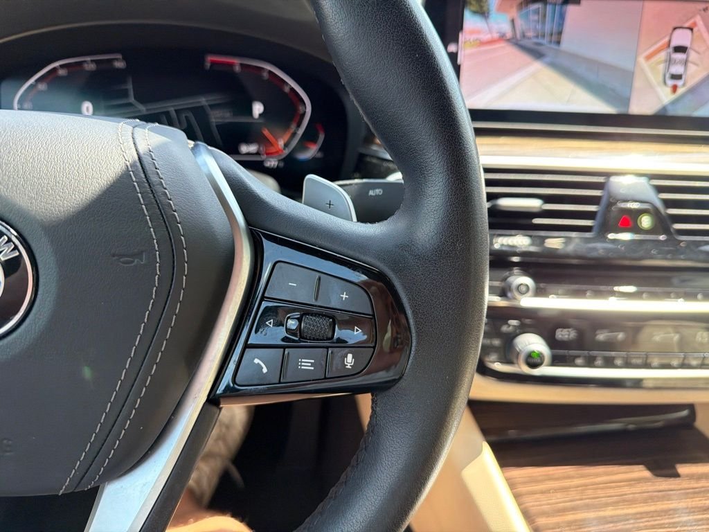 Used 2021 White BMW 530i image 20