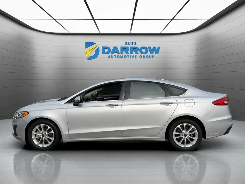 Used 2019 Silver Ford SE image 2