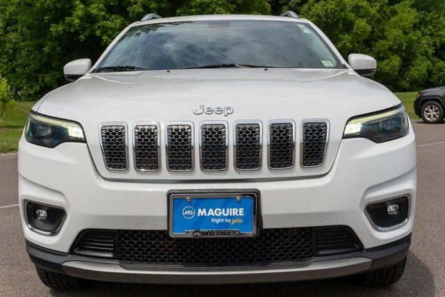 Used 2019 White Jeep Limited image 3